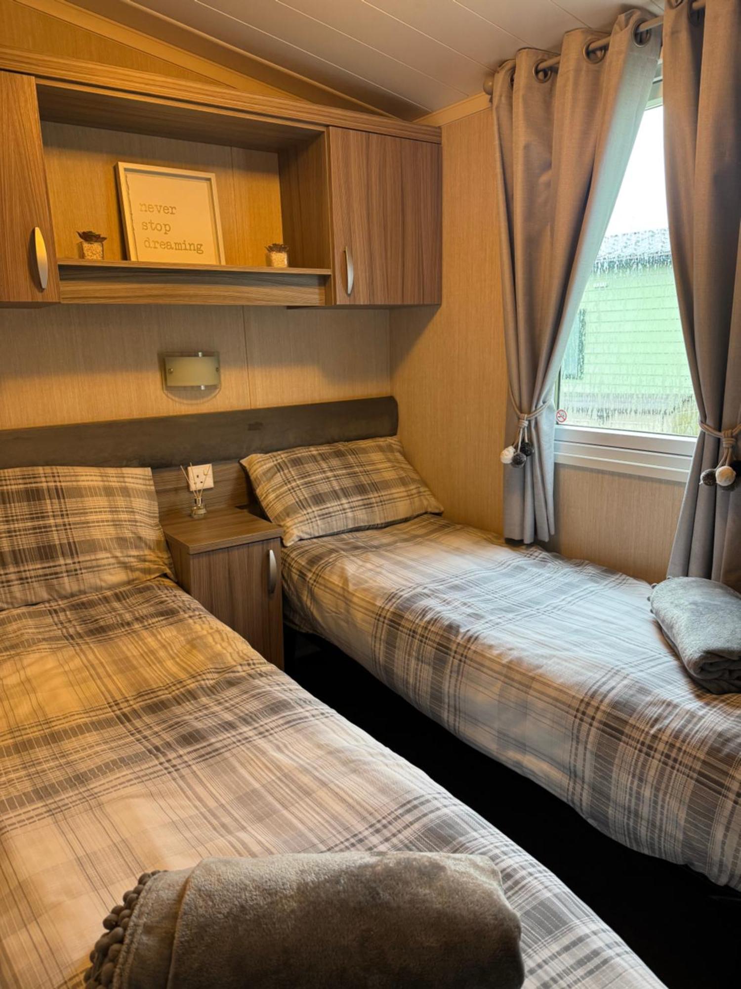 Silver Birch Retreat - Percy Woods Country Retreat With 18 Hole Free Golf Alnwick Exteriör bild